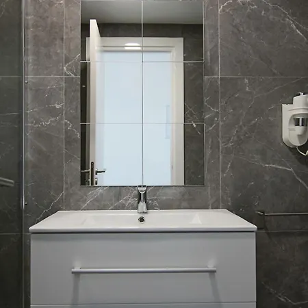 Phaedrus Living: Luxury 506 *